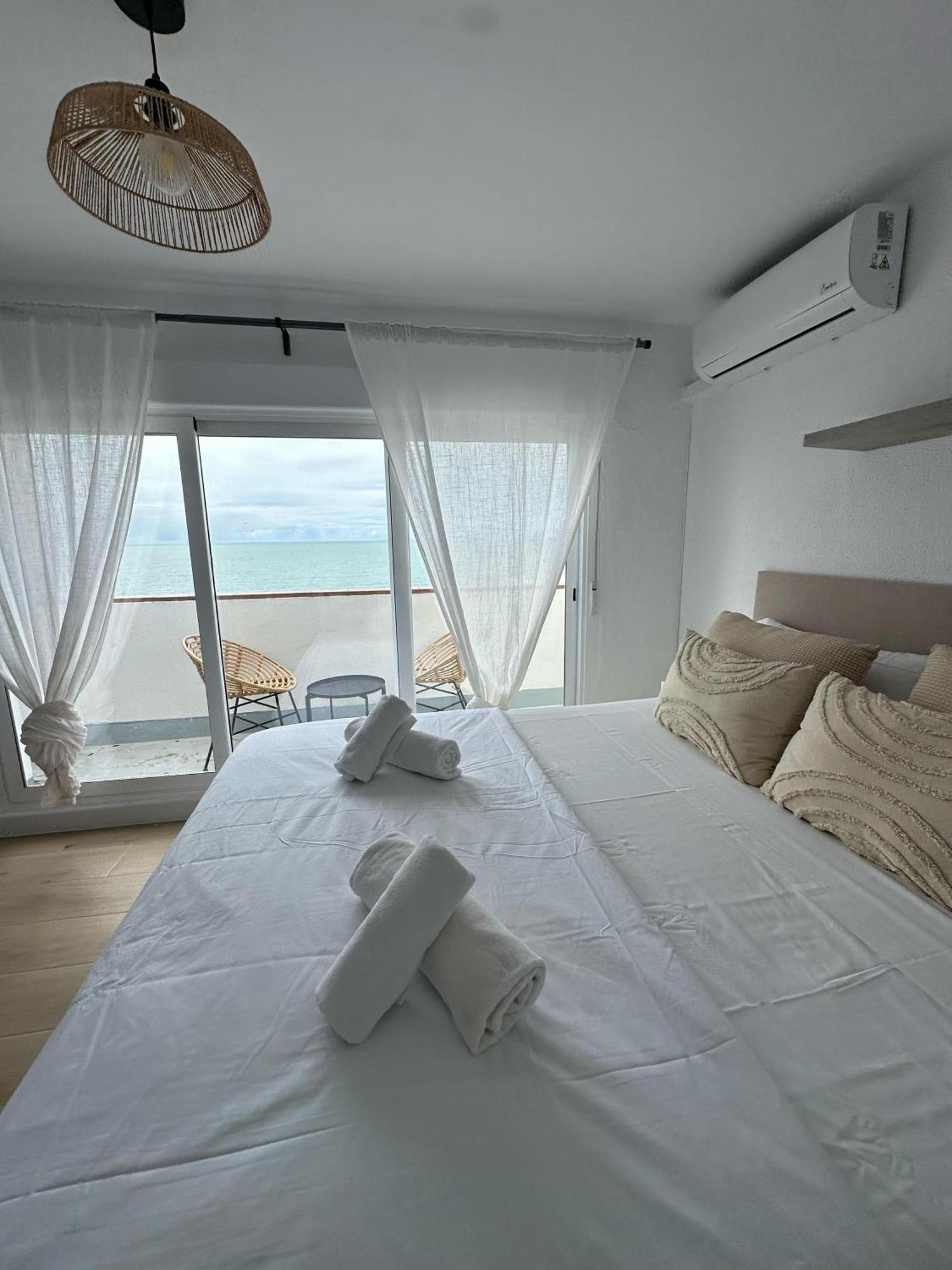 Gatu Villa Mar "Preferente Para Mayores De 25 Anos Y Familias " 엘푸에르토데산타마리아 외부 사진
